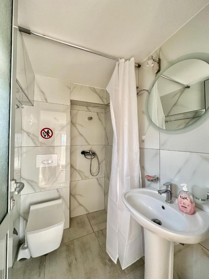 Shkreli Apartments Sarandë Exterior foto